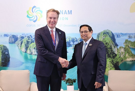 thu tuong pham minh chinh tiep chu tich wef va tong giam doc hsbc