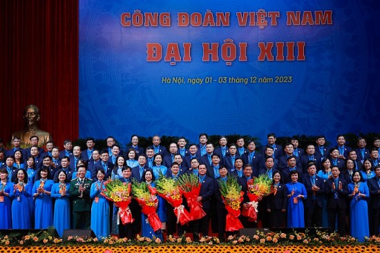 ban chap hanh tong lien doan lao dong viet nam khoa xiii ra mat dai hoi