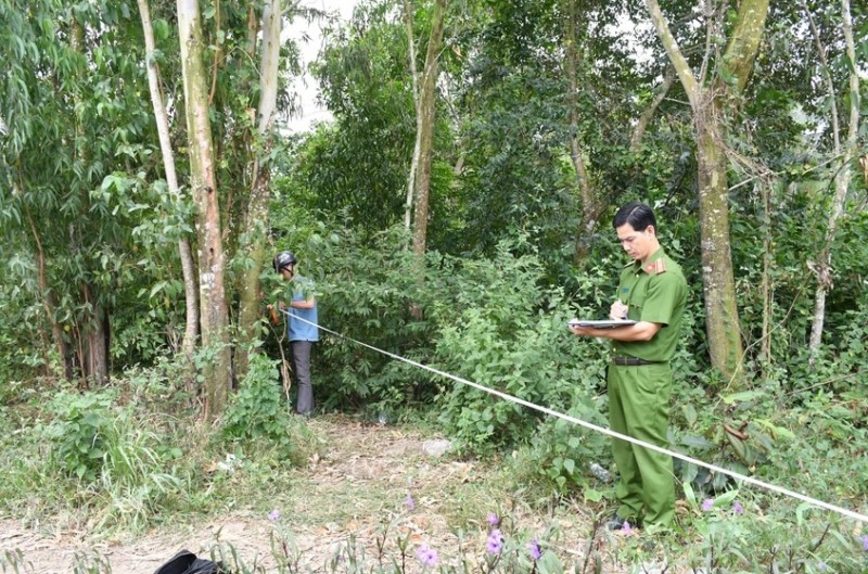 Vụ cướp tiệm vàng ở Trà Vinh: Phát hiện bọc vàng cất giấu trong bụi cây