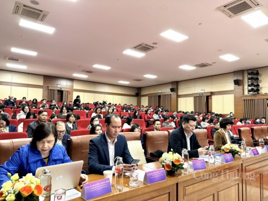 muc tieu nam 2025 co 50 co so dai hoc trien khai dao tao thuong mai dien tu