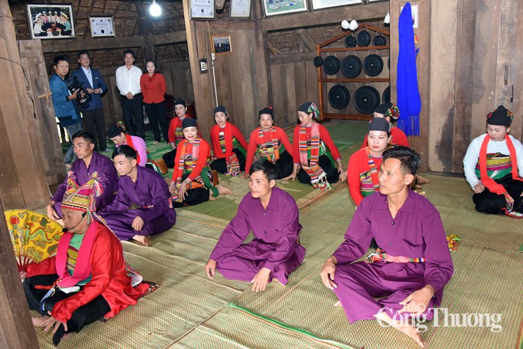 Lễ hội Pồôn Pôông là “hồn cốt” của người Mường Lễ hội Pồôn Pôông là “hồn cốt” của người Mường