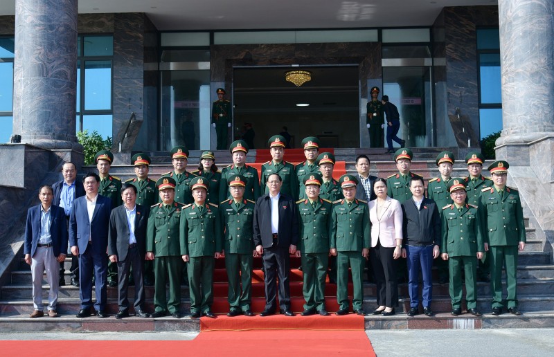 Phó Chủ tịch Quốc hội, Thượng tướng Trần Quang Phương làm việc với Nhà máy Z113 và Nhà máy Z129 thuộc Tổng cục Công nghiệp Quốc phòng