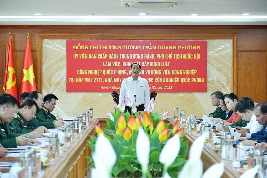 Phó Chủ tịch Quốc hội Trần Quang Phương làm việc với Nhà máy Z113 và Nhà máy Z129