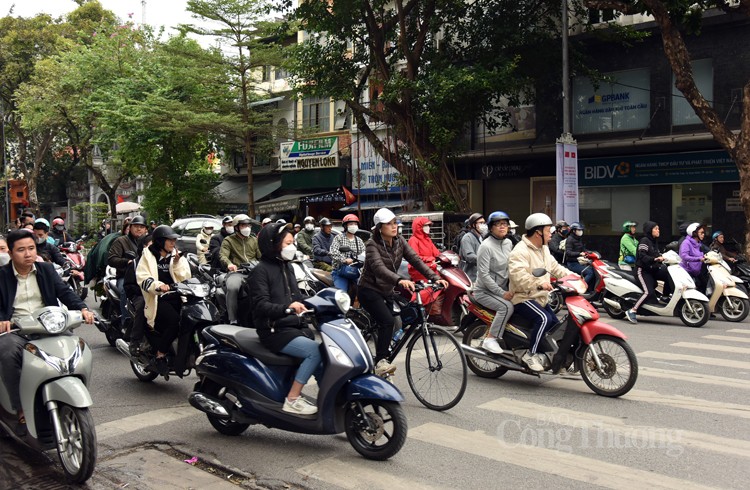 Thời tiết hôm nay ngày 10/12/2023: Bắc Bộ nắng ráo; Trung Bộ, Nam Bộ chiều tối mưa dông