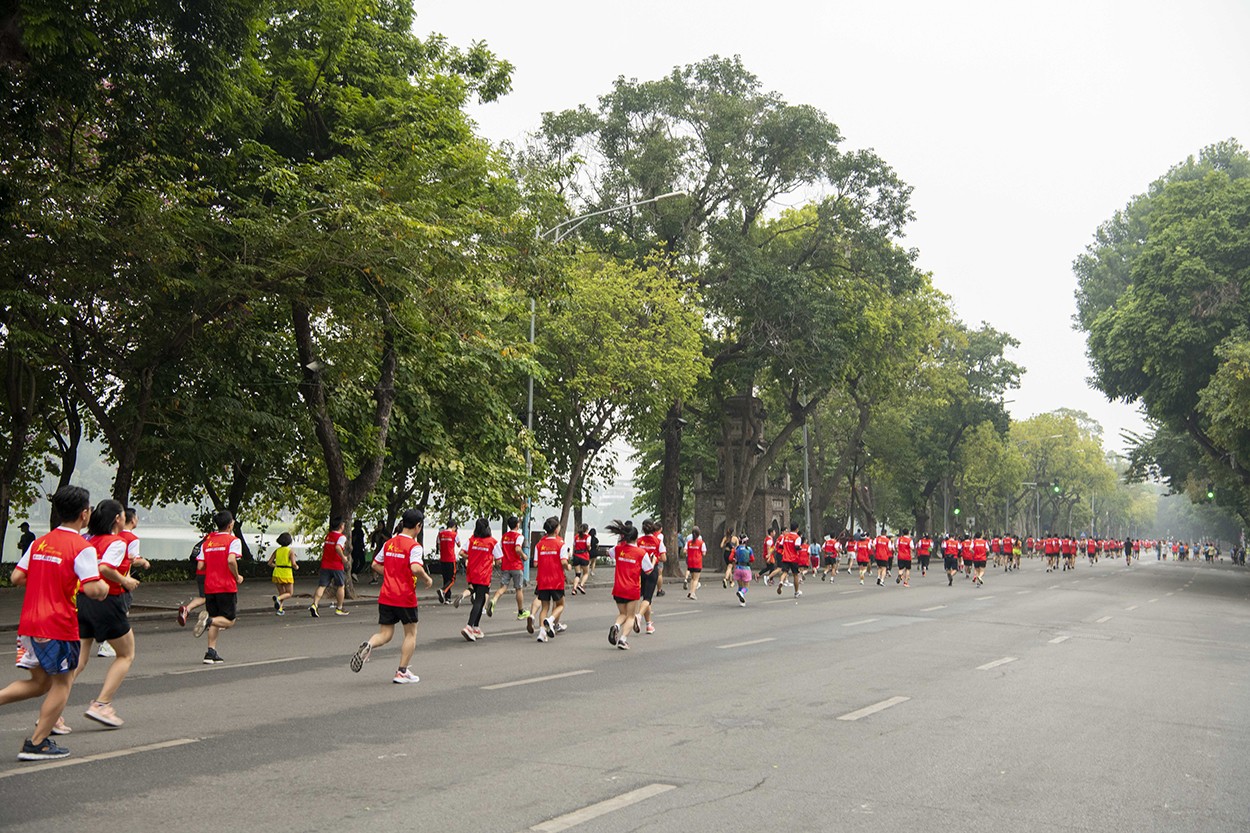 Hơn 1.000 người tham gia giải chạy “Tự hào hàng Việt Nam”