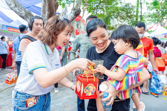 BIDV MetLife nhận giải thưởng AmCham CSR Awards 2023 với các nỗ lực vì cộng đồng