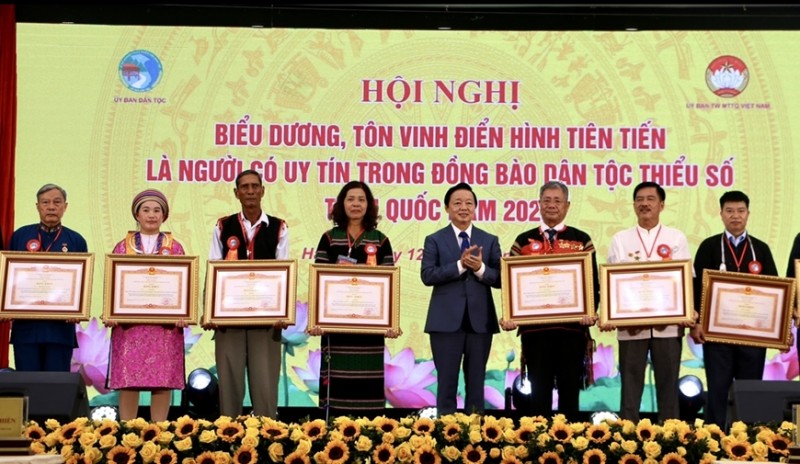 Hội nghị biểu dương điển hình tiên tiến là Người có uy tín trong đồng bào dân tộc thiểu số toàn quốc