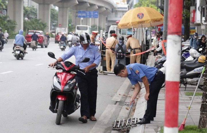 Sử dụng rượu bia, dắt xe máy qua chốt kiểm tra nồng độ cồn có bị phạt không?