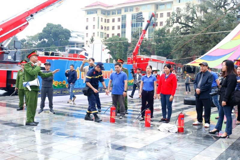 Hà Giang: Tổ chức Chương trình tuyên truyền, trải nghiệm thực hành chữa cháy và cứu nạn, cứu hộ