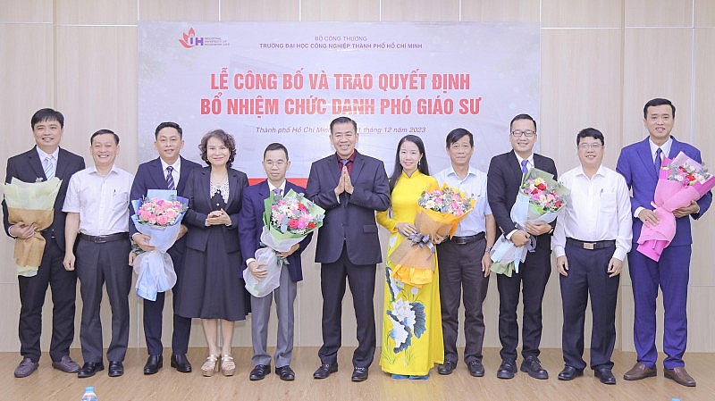 Trường Đại học Công nghiệp TP. Hồ Chí Minh trao quyết định bổ nhiệm chức danh Phó Giáo sư