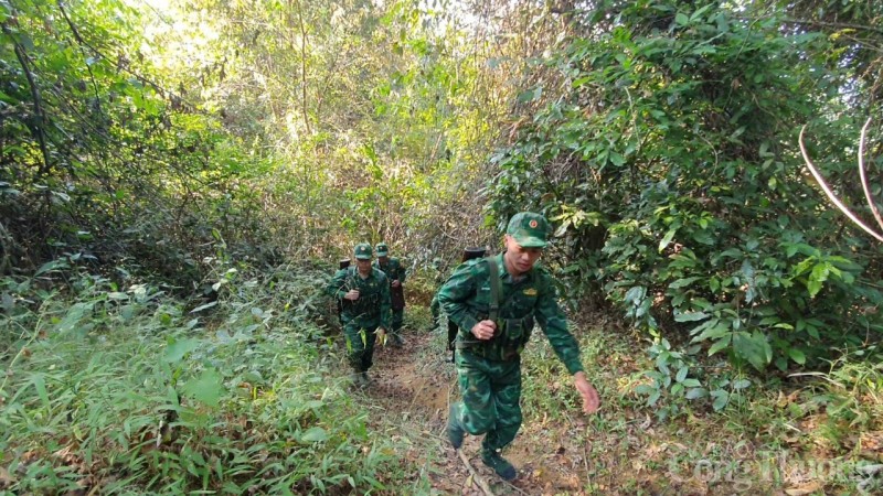 Một ngày theo chân chiến sĩ biên phòng tuần tra vùng biên viễn Sơn La