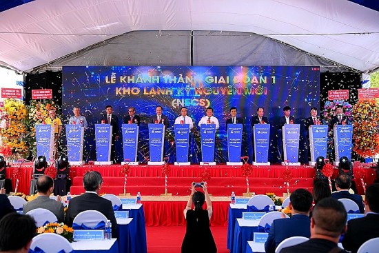 long an he thong kho lanh quy mo va hien dai bac nhat dong nam a di vao hoat dong