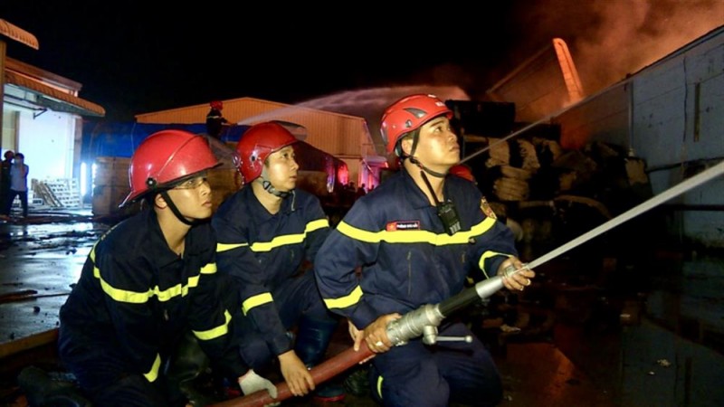 Công an thông tin về vụ cháy nhà máy sợi gây thiệt hại 30 tỷ đồng Công an thông tin về vụ cháy nhà máy sợi gây thiệt hại 30 tỷ đồng