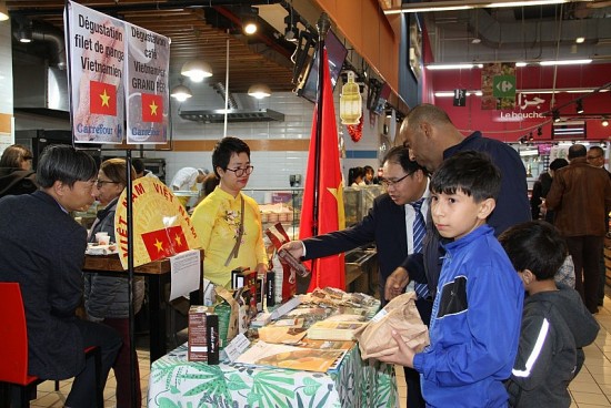 quang ba hang viet nam tai he thong phan phoi lon cua algeria