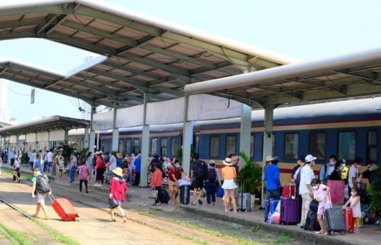 nganh duong sat bo sung 3000 ve tau dip tet nguyen dan 2024