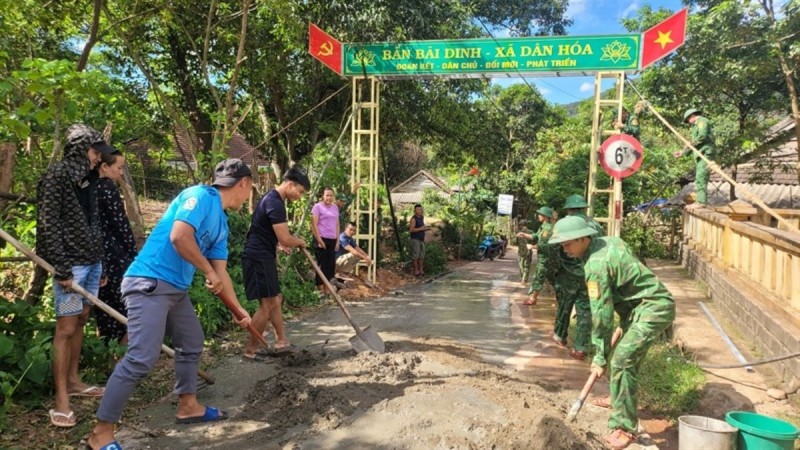 Cơ sở vật chất các bản làng vùng cao Quảng Bình ngày càng được đầu tư đồng bộ (Ảnh: Phạm Tiến)