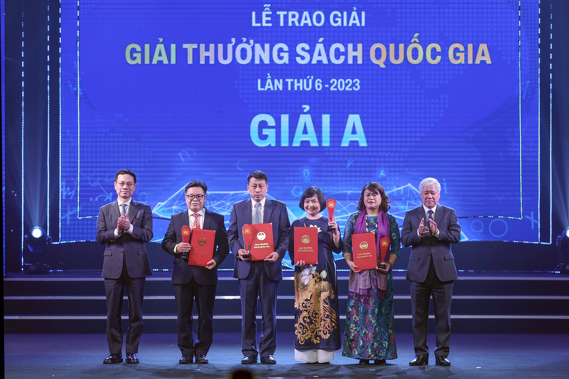 Hai tác phẩm đoạt giải A Giải thưởng Sách quốc gia