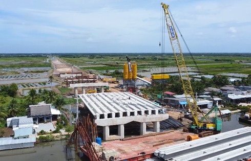 Thủ tướng Phạm Minh Chính yêu cầu tháo gỡ khó khăn, đẩy nhanh tiến độ xây dựng các công trình giao thông