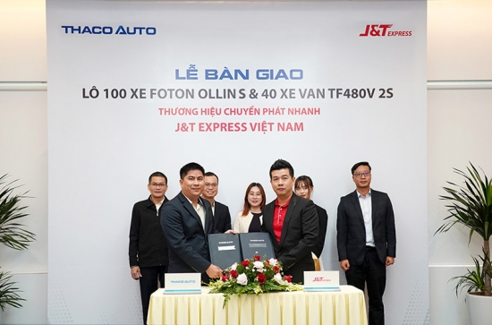 Thaco Auto bàn giao lô 140 xe cho J&T Express Việt Nam