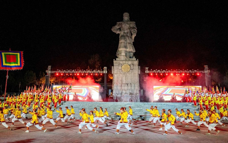 Thừa Thiên Huế: Tái hiện lễ đăng quang Hoàng đế Nguyễn Huệ lên ngôi Thừa Thiên Huế: Tái hiện lễ đăng quang Hoàng đế Nguyễn Huệ lên ngôi