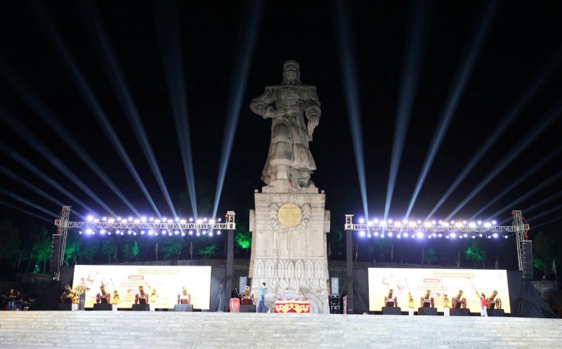 Thừa Thiên Huế: Tái hiện lễ đăng quang Hoàng đế Nguyễn Huệ lên ngôi Thừa Thiên Huế: Tái hiện lễ đăng quang Hoàng đế Nguyễn Huệ lên ngôi