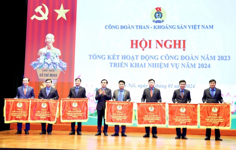 Công đoàn TKV: Tổ chức thành công Hội nghị Tổng kết hoạt động năm 2023 và triển khai nhiệm vụ năm 2024