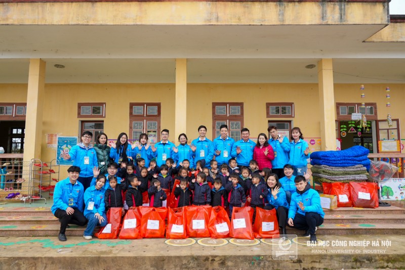 Mang đông ấm về với vùng cao Yên Bái