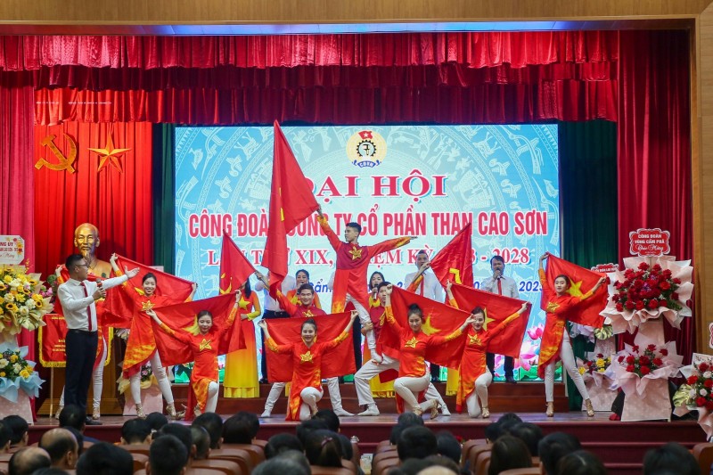 Than Cao Sơn: Đẩy mạnh thi đua, tăng hiệu quả sản xuất kinh doanh