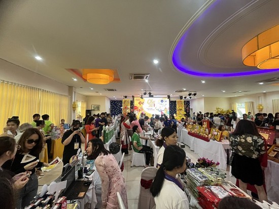 gan 1000 san pham giam gia 70 tai cho tet viet 2024