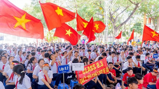 100 thí sinh tham gia Vòng chung kết cuộc thi "Em yêu biển, đảo quê hương"