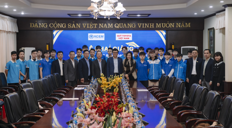 Học bổng dạy nghề công nghệ ô tô cho học sinh khó khăn tại Trường Cao đẳng Cơ điện Hà Nội