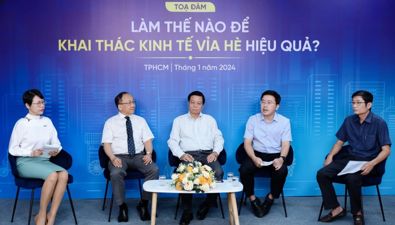 TP. Hồ Chí Minh: Thu phí vỉa hè cần tính đến người bán hàng rong