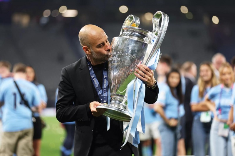 Pep Guardiola trở thành huấn luyện viên xuất sắc nhất năm của FIFA The Best 2023. Ảnh: FIFA