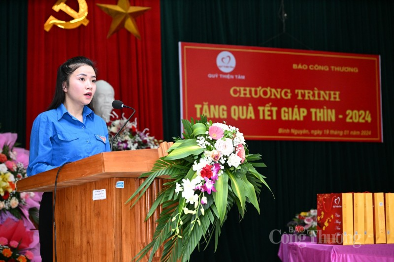 Báo Công Thương đồng hành Quỹ Thiện tâm trao quà Tết cho các gia đình khó khăn tại Thái Bình