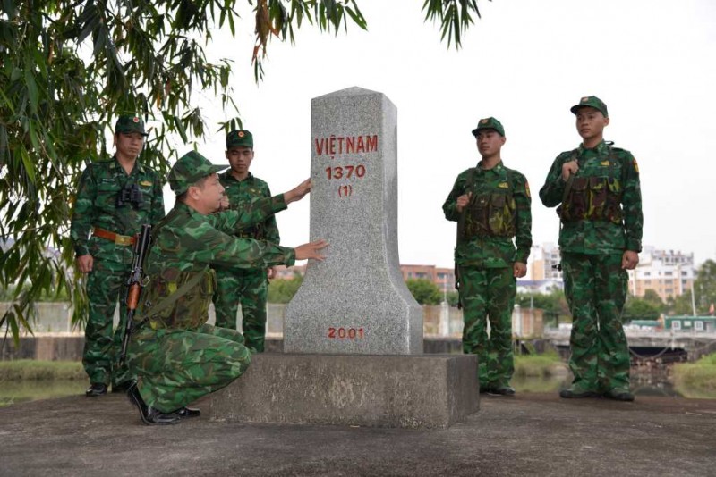 CBCS Đồn Biên phòng Hải Hòa tuần tra, bảo vệ cột mốc biên giới. Ảnh: quangninh.gov.vn