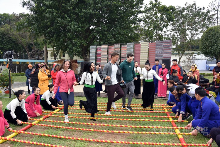 Trải nghiệm không gian Tết ba miền với