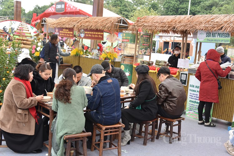 Trải nghiệm không gian Tết ba miền với