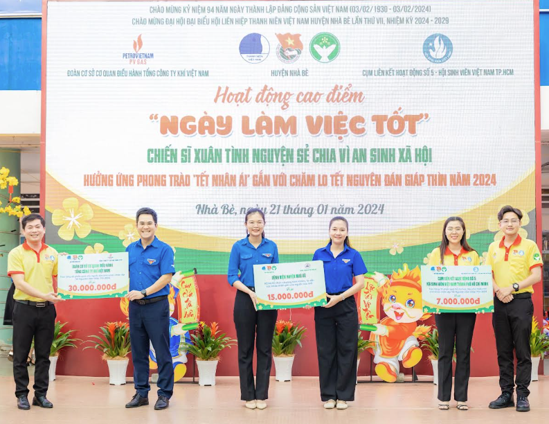 PV GAS chung tay mang Tết ấm no cho người dân khó khăn