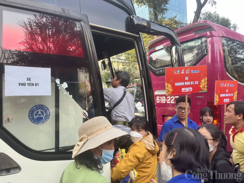 TP. Hồ Chí Minh: Tổ chức “Chuyến xe mùa Xuân” đưa hơn 2.000 sinh viên về quê đón Tết TP. Hồ Chí Minh: “Chuyến xe mùa Xuân” đưa hơn 2.000 sinh viên, người lao động về quê đón Tết