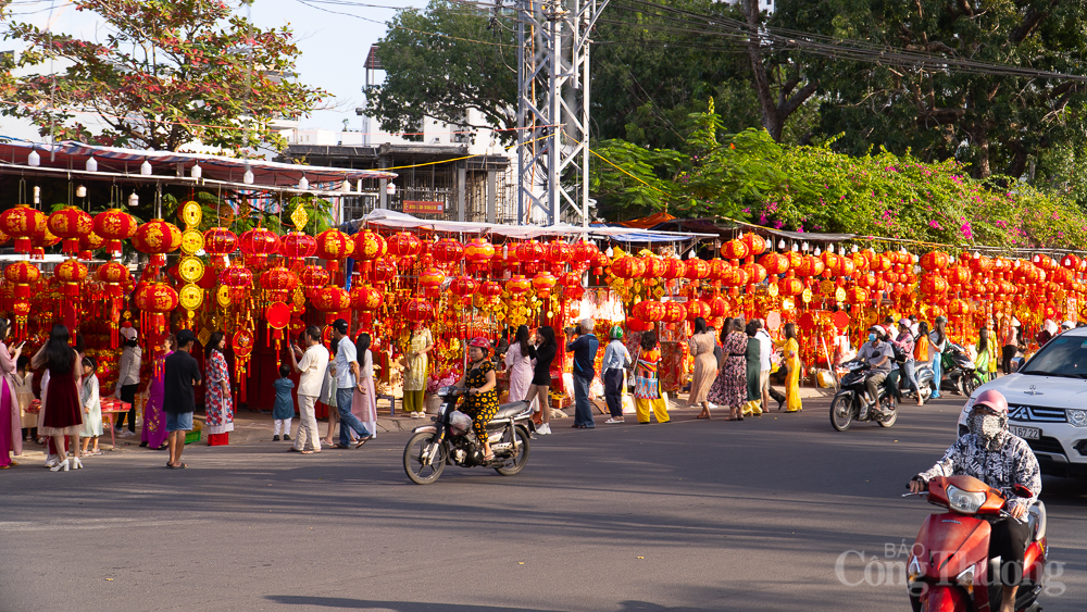 Nha Trang đa dạng thị trường đồ trang trí Tết