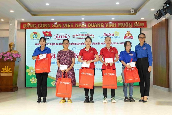 hon 1000 nguoi lao dong duoc cong doan vissan cham lo tet
