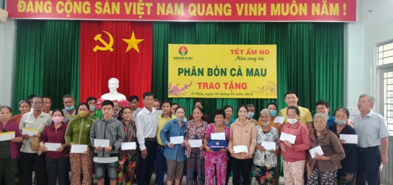 Phân bón Cà Mau mang “Tết ấm no – Mùa sung túc” đến nhà nông