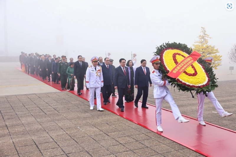 94 năm Ngày thành lập Đảng: Lãnh đạo Đảng, Nhà nước vào Lăng viếng Chủ tịch Hồ Chí Minh