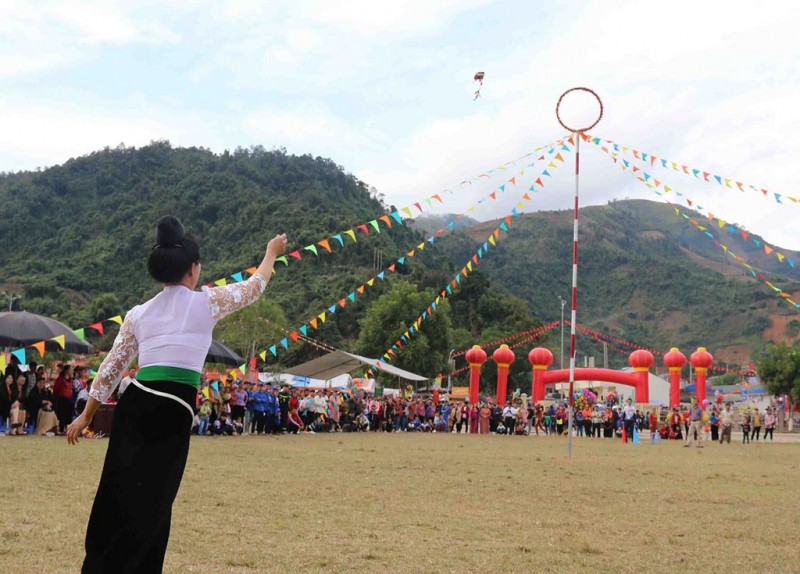 Yên Bái: Tăng cường công tác quản lý, thực hiện nghiêm việc không sử dụng xe công đi lễ hội