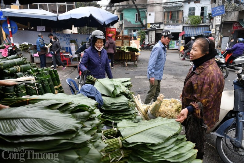 Chợ lá dong lâu đời nhất Hà Nội nhộn nhịp ngày cận Tết