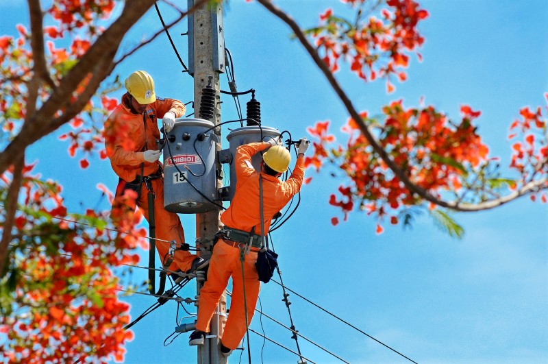 Ngày này năm xưa 8/2: Ban hành Quy định xử phạt hành chính trong lĩnh vực điện lực