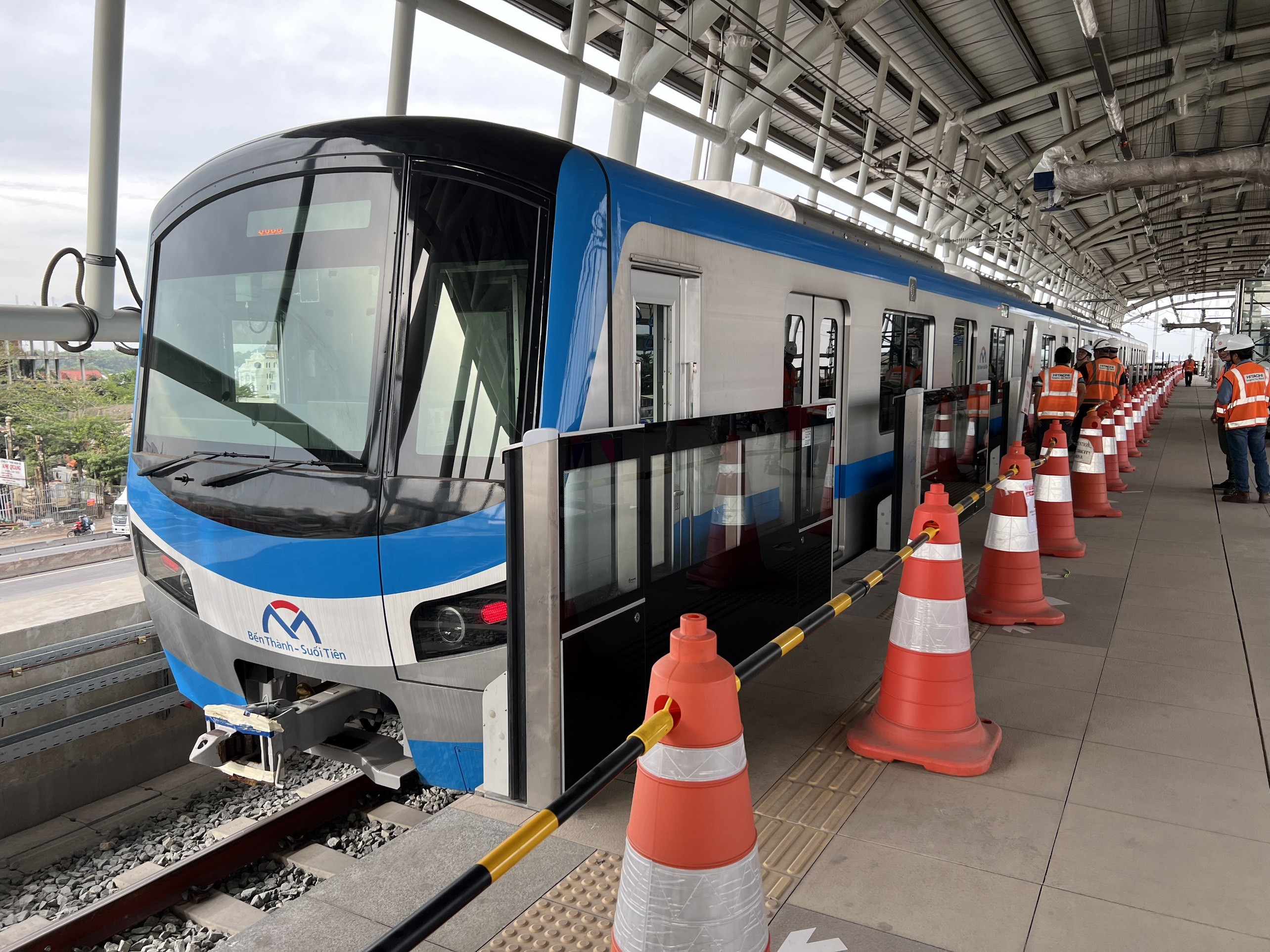 17 đoàn tàu tuyến metro Bến Thành - Suối Tiên chạy thử nghiệm xuyên Tết Nguyên đán