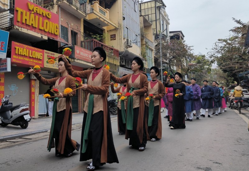 Tết đang gõ cửa, xuân đã tràn mọi nẻo