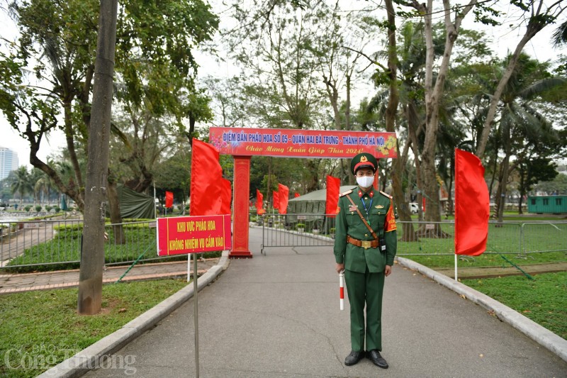 Hà Nội: Cận cảnh trận địa pháo hoa sẵn sàng khai hỏa đêm giao thừa