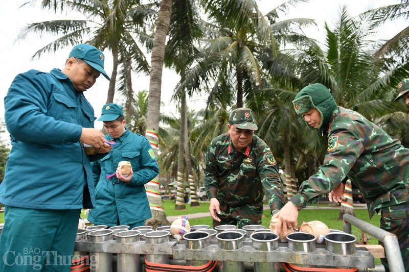 Hà Nội: Cận cảnh trận địa pháo hoa sẵn sàng khai hỏa đêm giao thừa